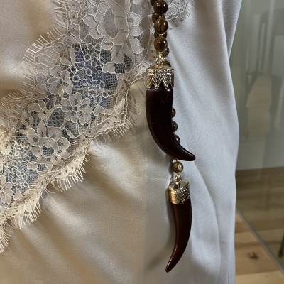 Colar QUE VA - castanho