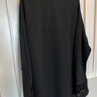 Camisa MANOS LARGAS preta