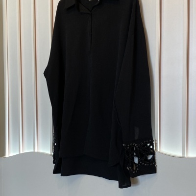 Camisa MANOS LARGAS preta