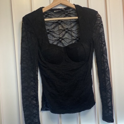 Top NO ESTOY POR AHÍ - PRETO