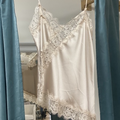 Top DE INMEDIATO - bege