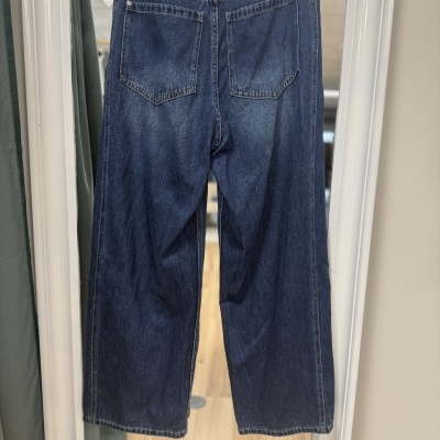 CALÇAS EL PISO ABAJO