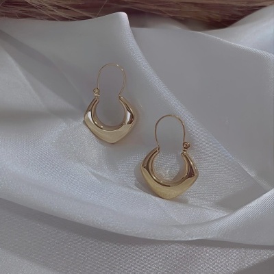 Argola Prisma Dourado