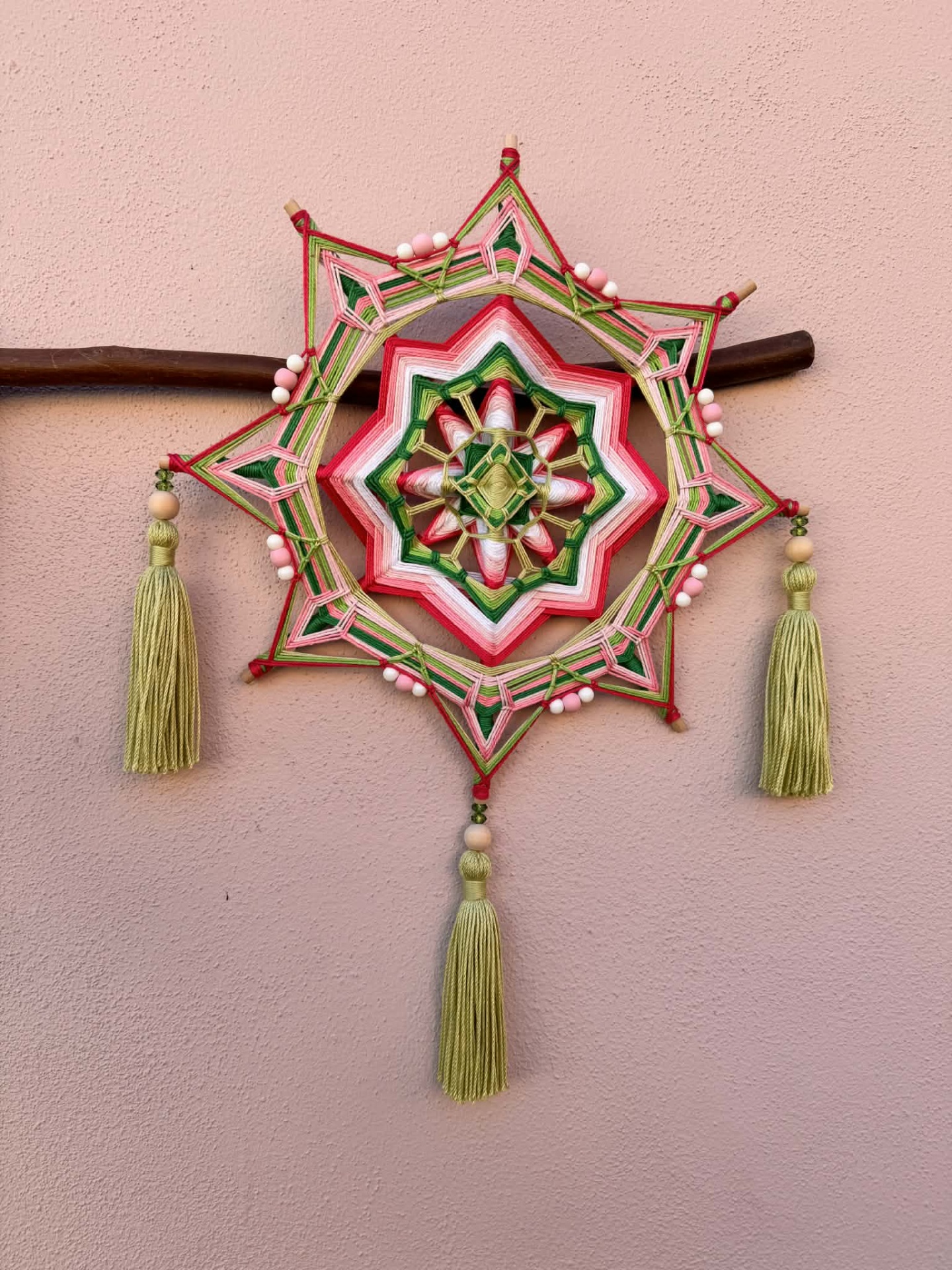 MANDALA 8 PONTAS - côr tons de verde e rosa