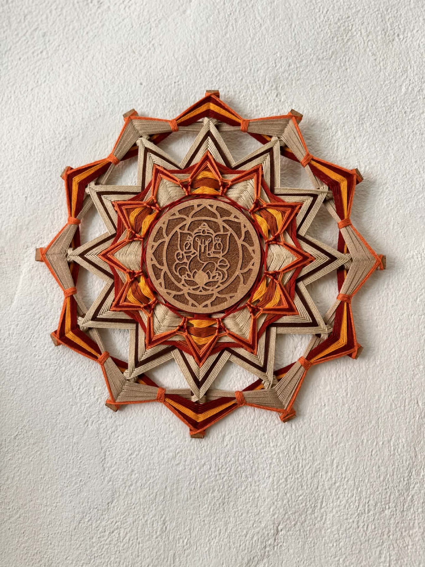 MANDALA 12 PONTAS - côr tons de laranja