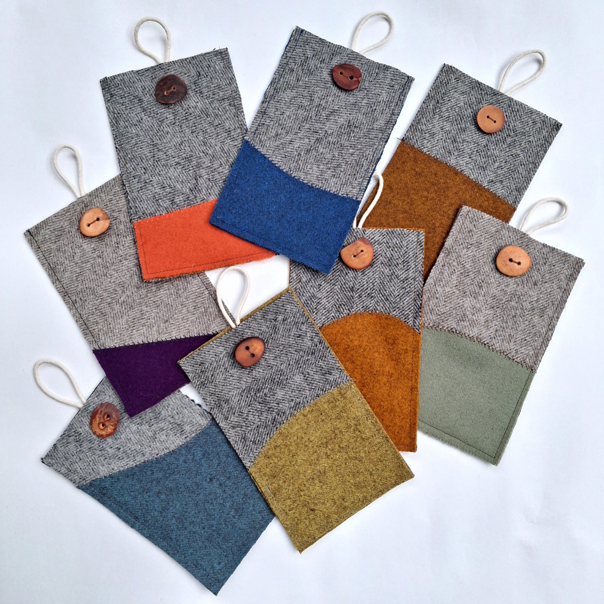 Bolsa para telemóvel em Burel espinhado + cor Bolsa para telemóvel em Burel espinhado + cor