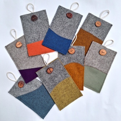 Bolsa para telemóvel em Burel espinhado + cor