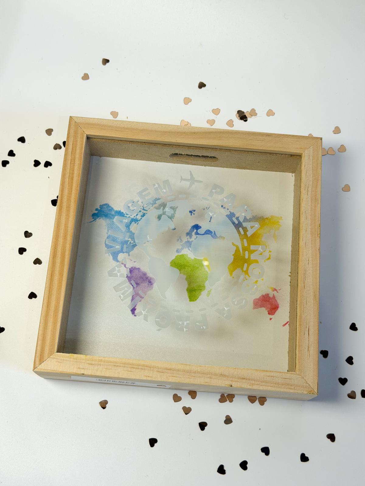 Mealheiro&#x20;&#x201C;Viagem&#x20;pelo&#x20;Mundo&#x201D;&#x20;&#x2013;&#x20;15x15&#x20;cm