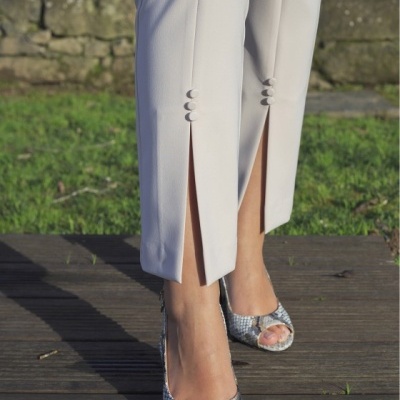 CALÇA SILVINA CAMPOS  V26CAL06ABT10