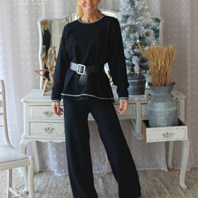 CONJUNTO EM MALHA COM CINTO MARIA CATITA