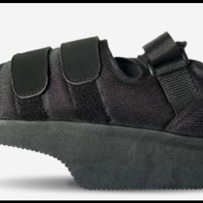 Sapato pós-cirúrgico com tacão