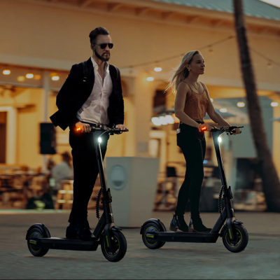 ENGWE Y10. Potência  350W.  Autonomia 65 Kms. Velocidade máxima 25 km/h E-Scooter