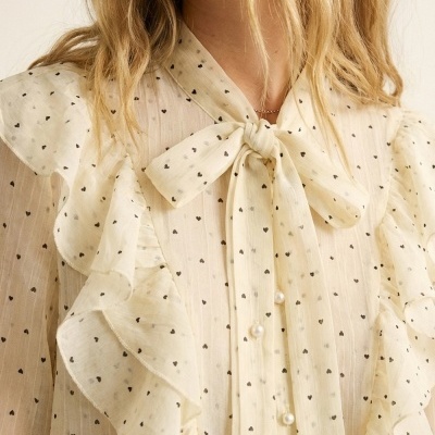 Blusa com folhos