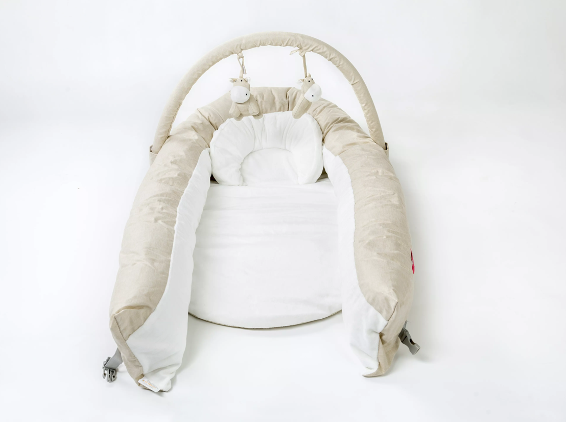 Ninho com Arco de Brinquedos Beje Onna