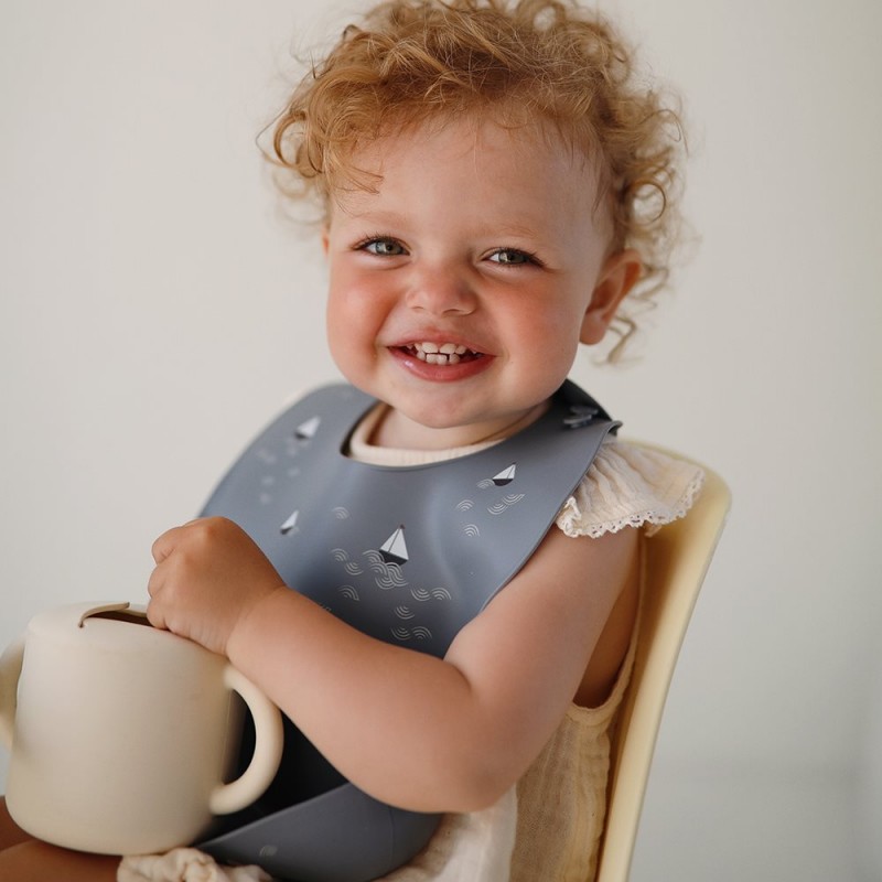 MUSHIE Babete Silicone Print Boats