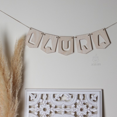 Bandeirinhas de madeira