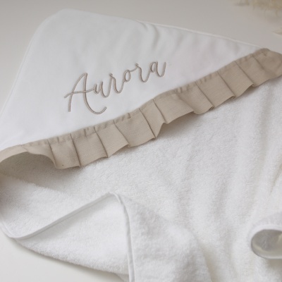 Toalha de banho bordada