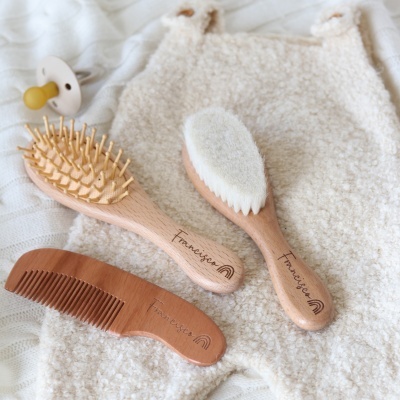 Escovas e pente de bebé