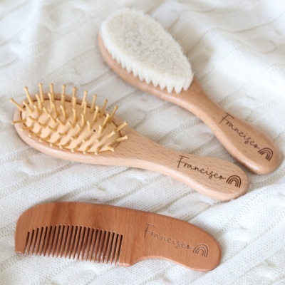 Escovas e pente de bebé