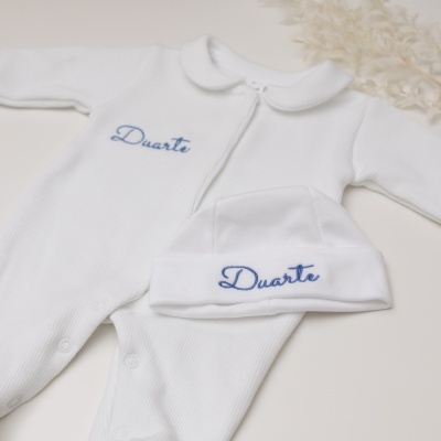 Gorro de bebé bordado