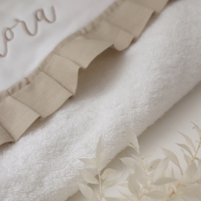 Toalha de banho bordada