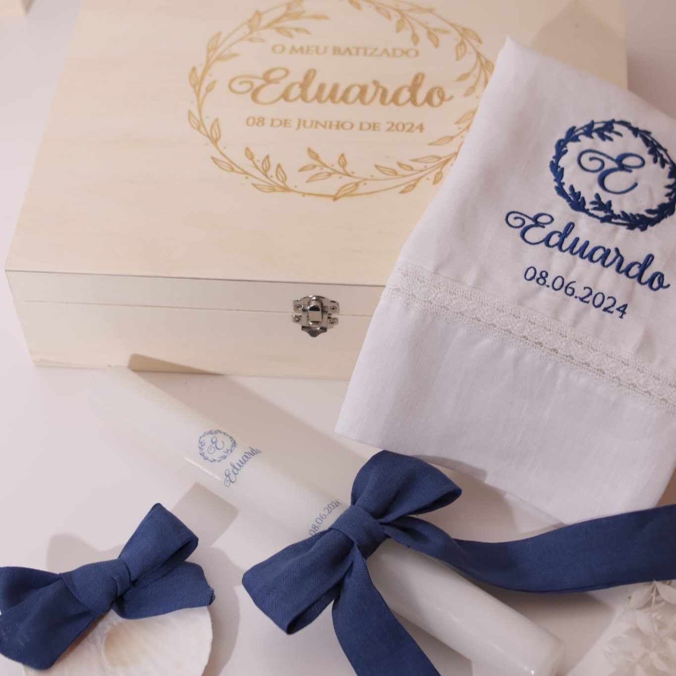 Conjunto de batizado - caixa clássica de madeira