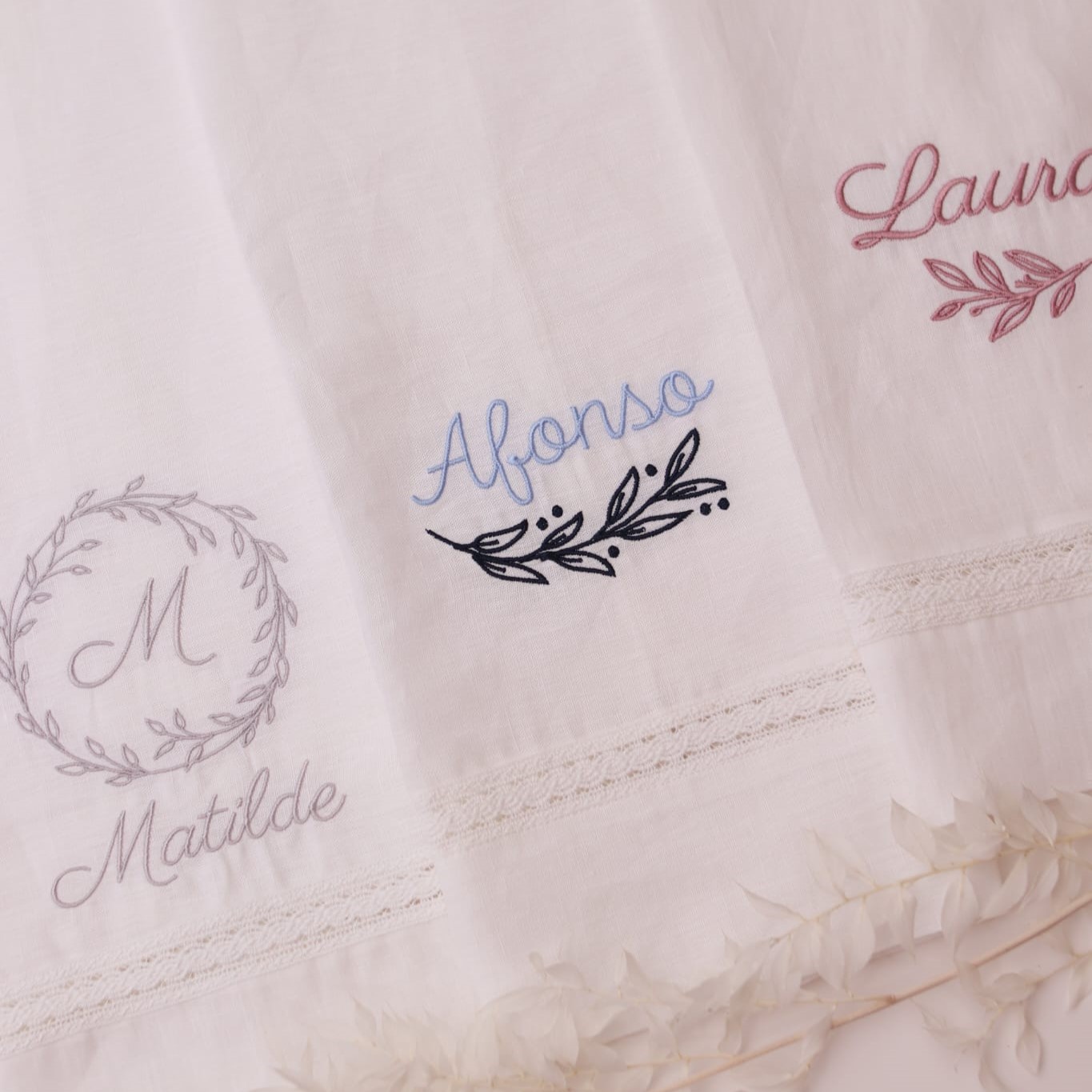 Toalha de batizado bordada
