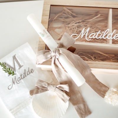 Caixa de batizado com tampa transparente