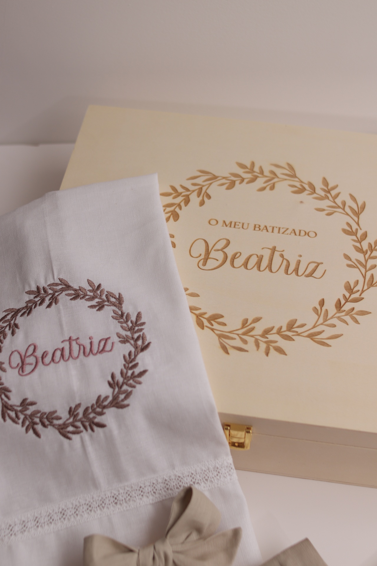 Conjunto de batizado - Coroa de folhas grande