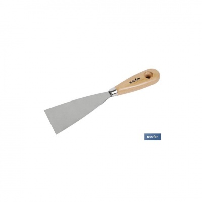 Espátulas com cabo de madeira.