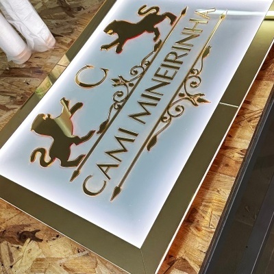 Placa com Iluminação Interna Placa com Iluminação Interna