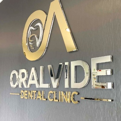 Letreiro de Acrílico Espelhado + Relevo Cristal Letreiro de Acrílico Espelhado + Relevo Cristal